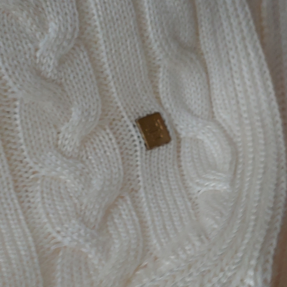 Sweater - Picture 4 of 4